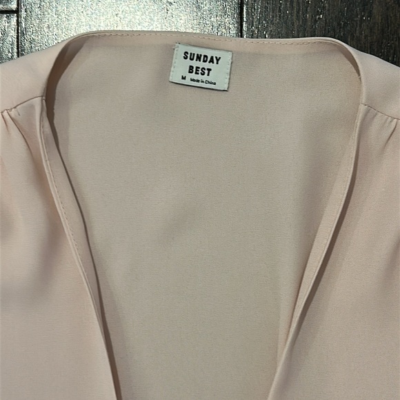 Sunday Best light pink crop blouse Medium - Picture 2 of 4